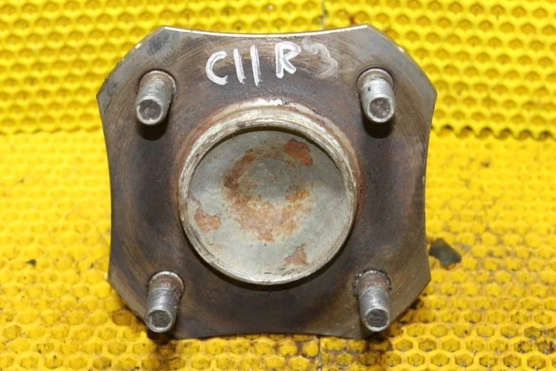 Ступица Nissan Tiida 2004—2012 43202EE500 C11, задняя правая