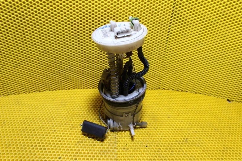 Насос топливный Nissan Xtrail 2000—2007 17040JG00A