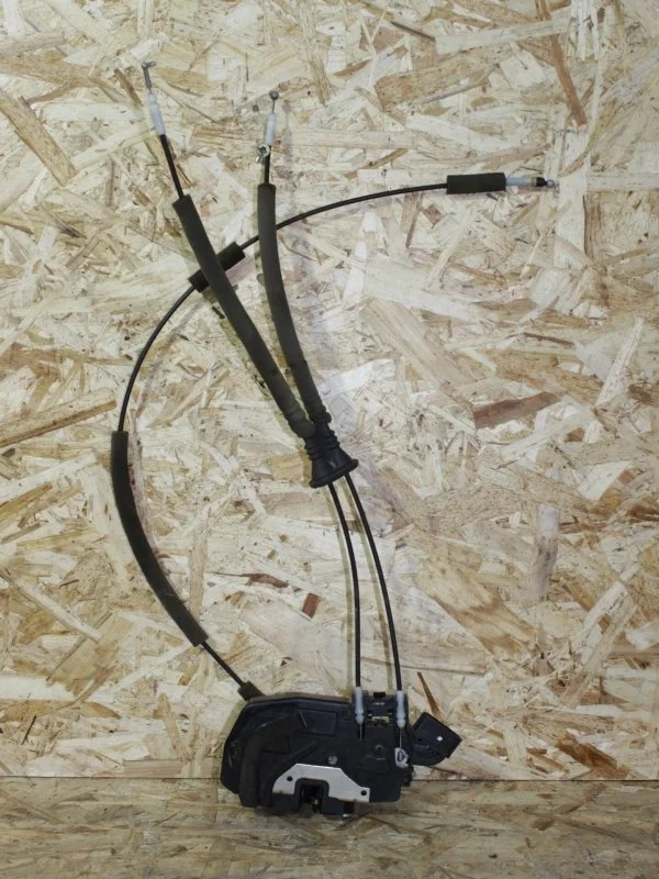 Замок двери Nissan Xtrail 2007—2011 80501JG400 T31, передний левый