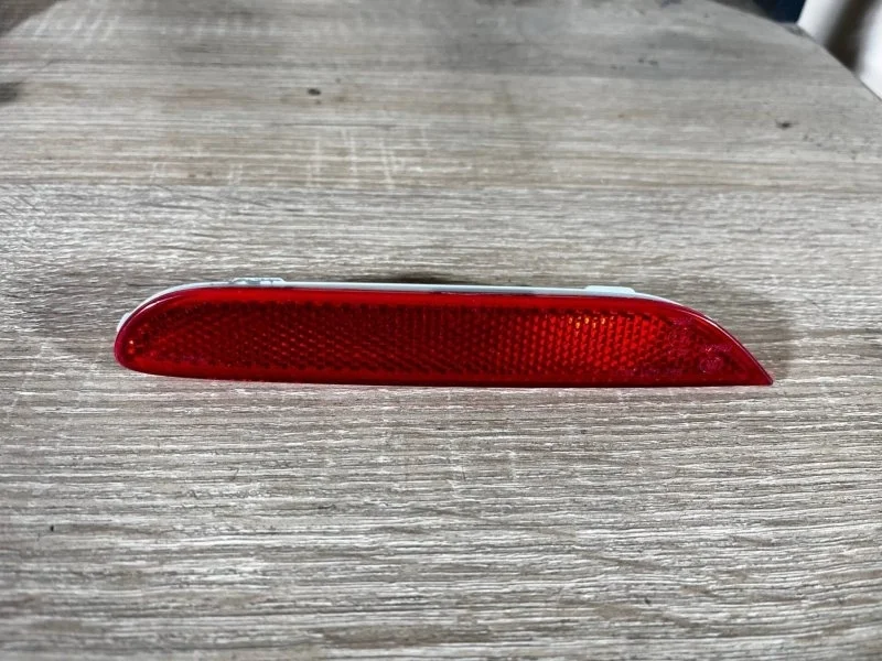 Катафот в бампер Nissan Qashqai 26560JJ90A J11E, задний