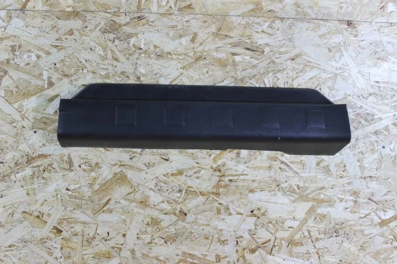 Накладка порога внутренняя Nissan Xtrail 2010—2015 76951JG00A