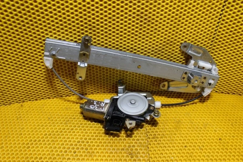 Стеклоподъемник Nissan Xtrail 2000—2007 8073089913 T30, задний правый