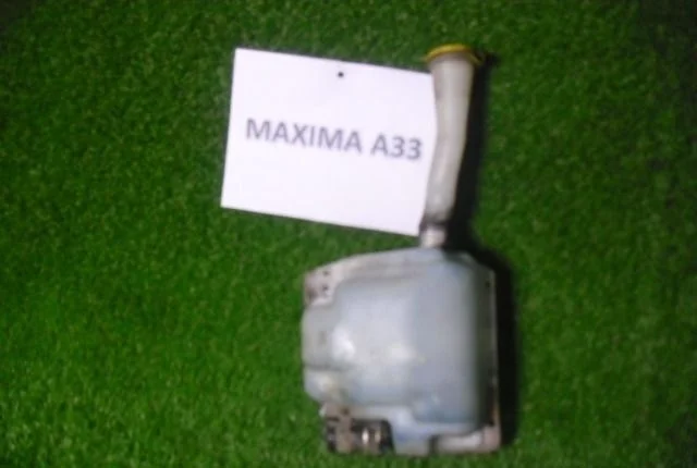 Бачок омывателя Nissan Maxima 289103Y700 CA33 VQ