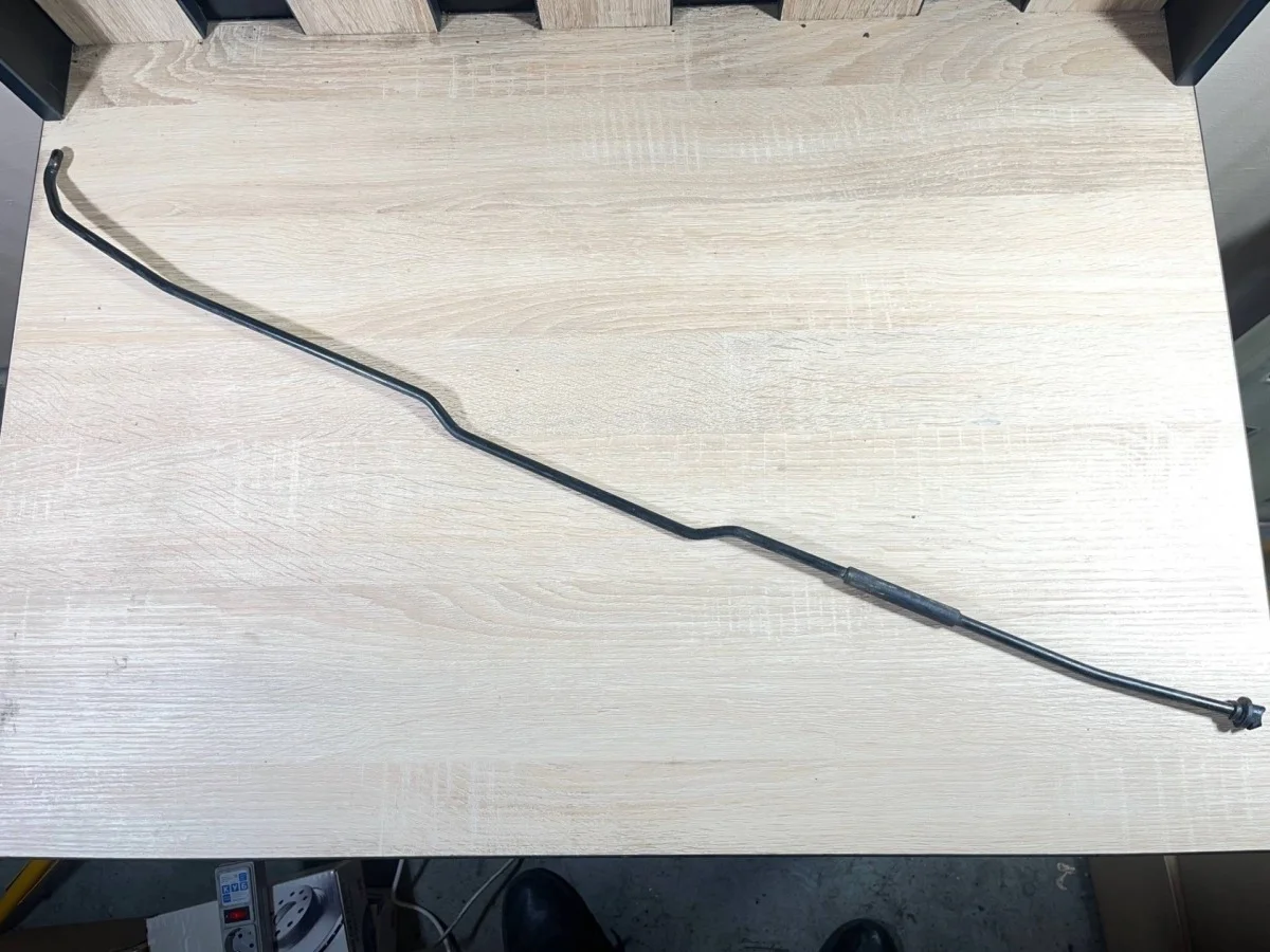 Упор капота Mazda 3 BBM456651 BL