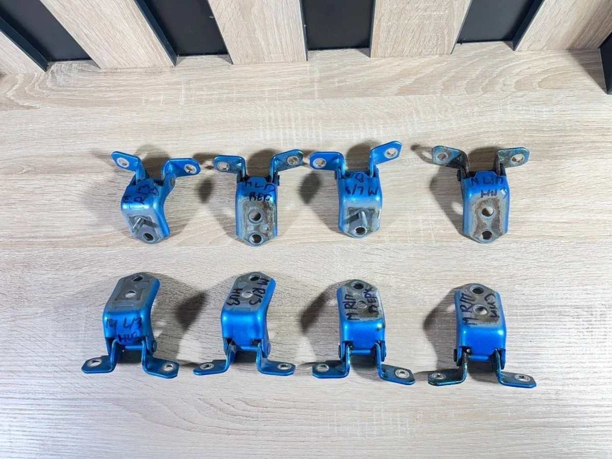 Петля двери Mazda 3 F15158210B BL