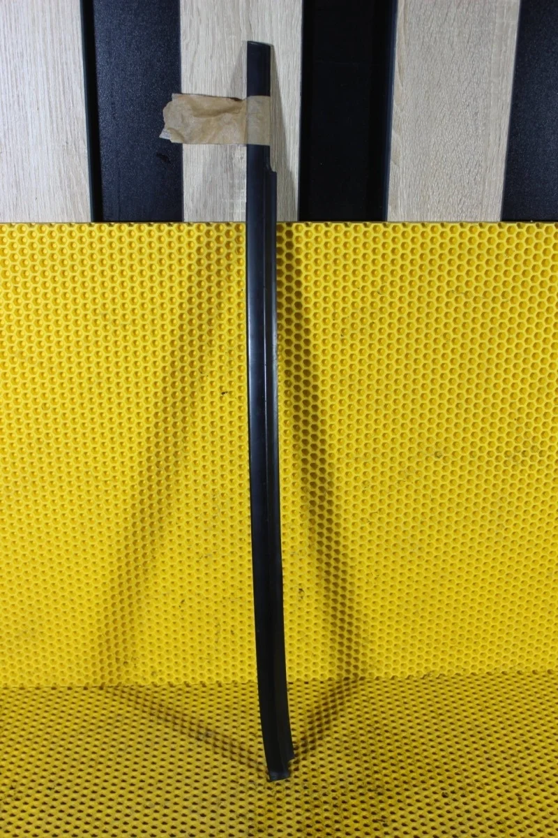 Бархотка внешняя Nissan Juke 828211KA0A F15, задняя