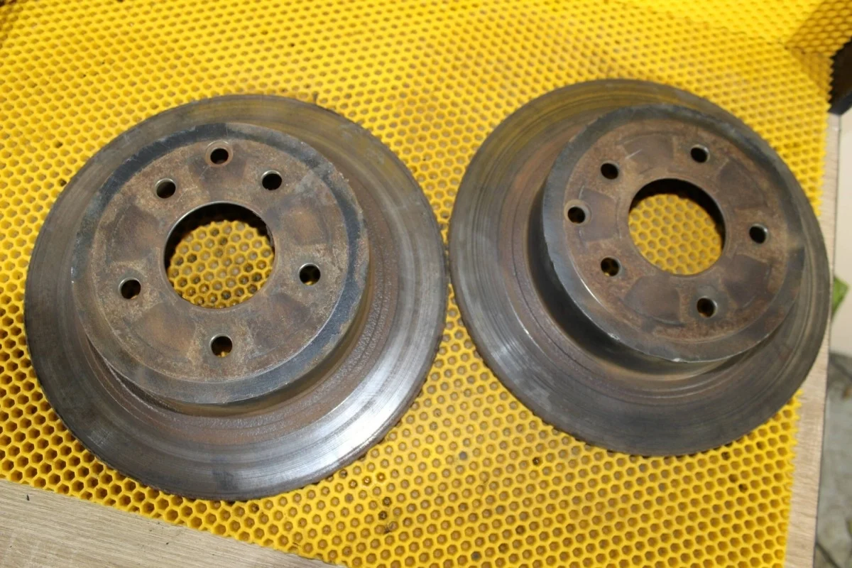 Диск тормозной Nissan Juke 43206JD00A, задний