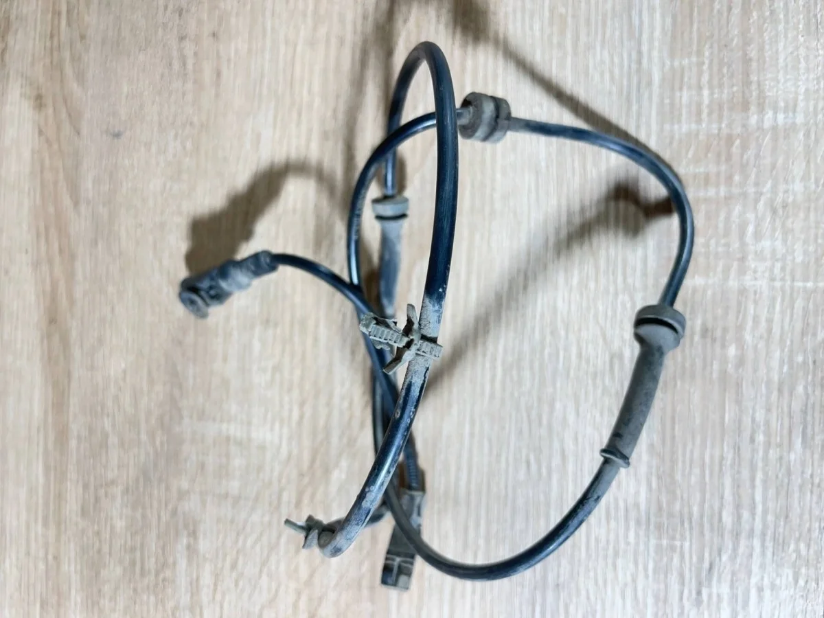 Датчик АБС Nissan March 47910AX000 K12, передний правый