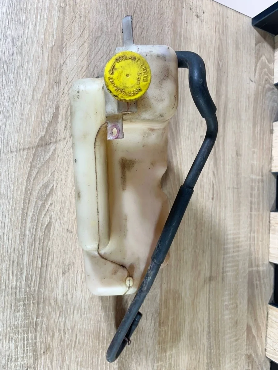 Бачок расширительный Nissan Patrol 21721VB800