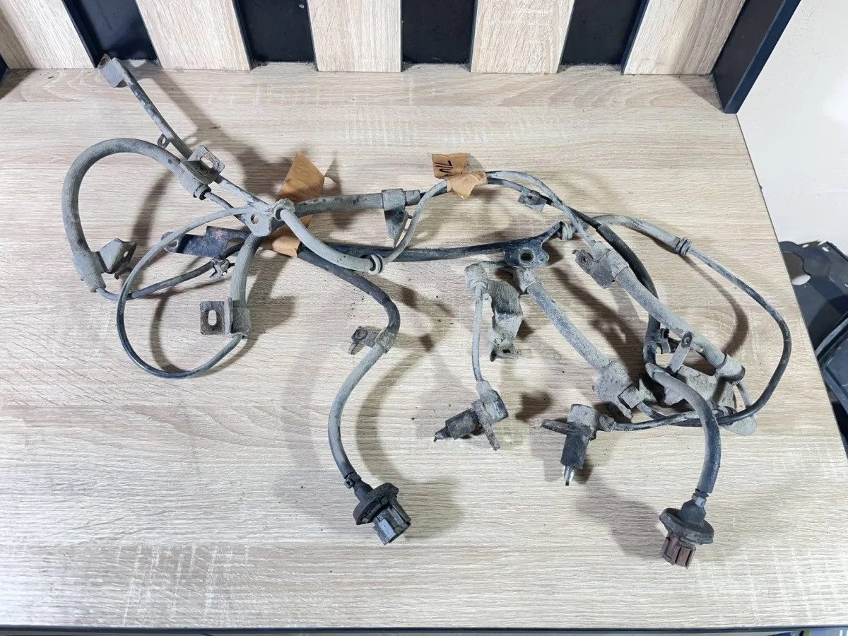 Датчик АБС Nissan Patrol 47910VC200, передний