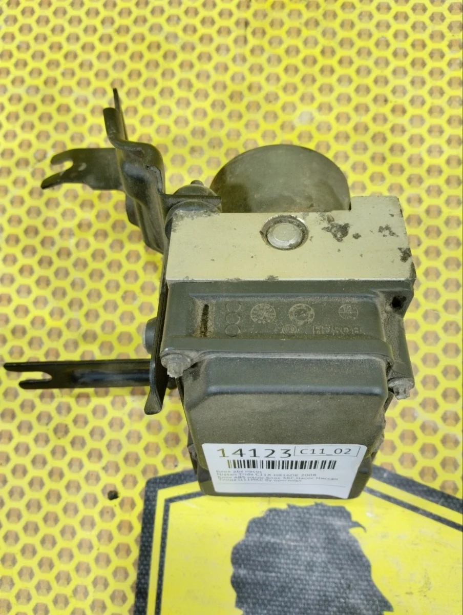 Блок АБС Nissan Tiida 2008 47660EM16B C11 HR16DE