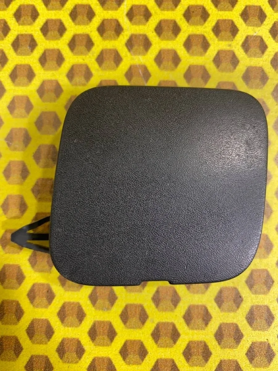 Заглушка буксировочного крюка Nissan Note 2005-2009 622A09U040