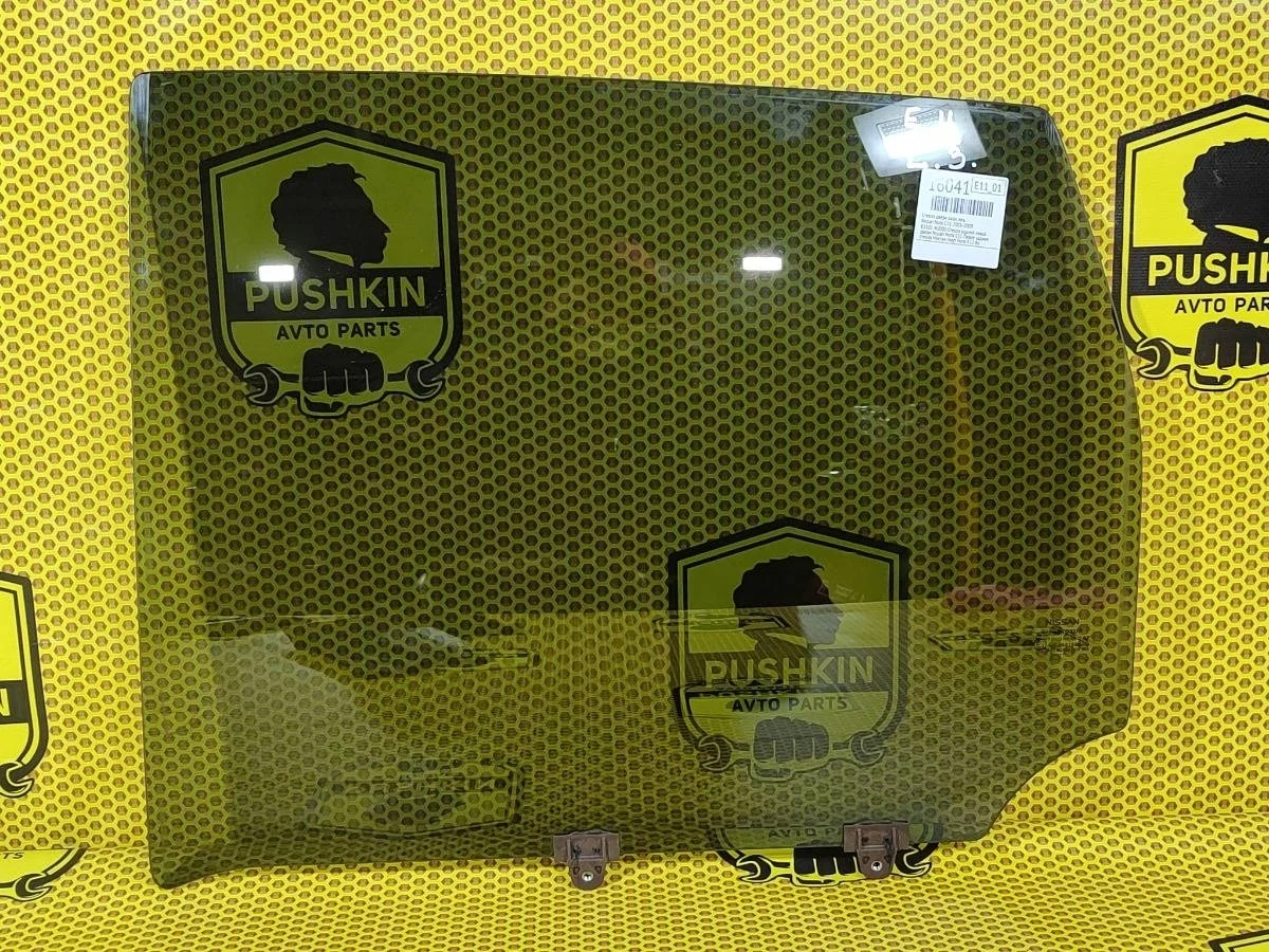 Стекло двери Nissan Note 2005-2009 823019U000, заднее левое