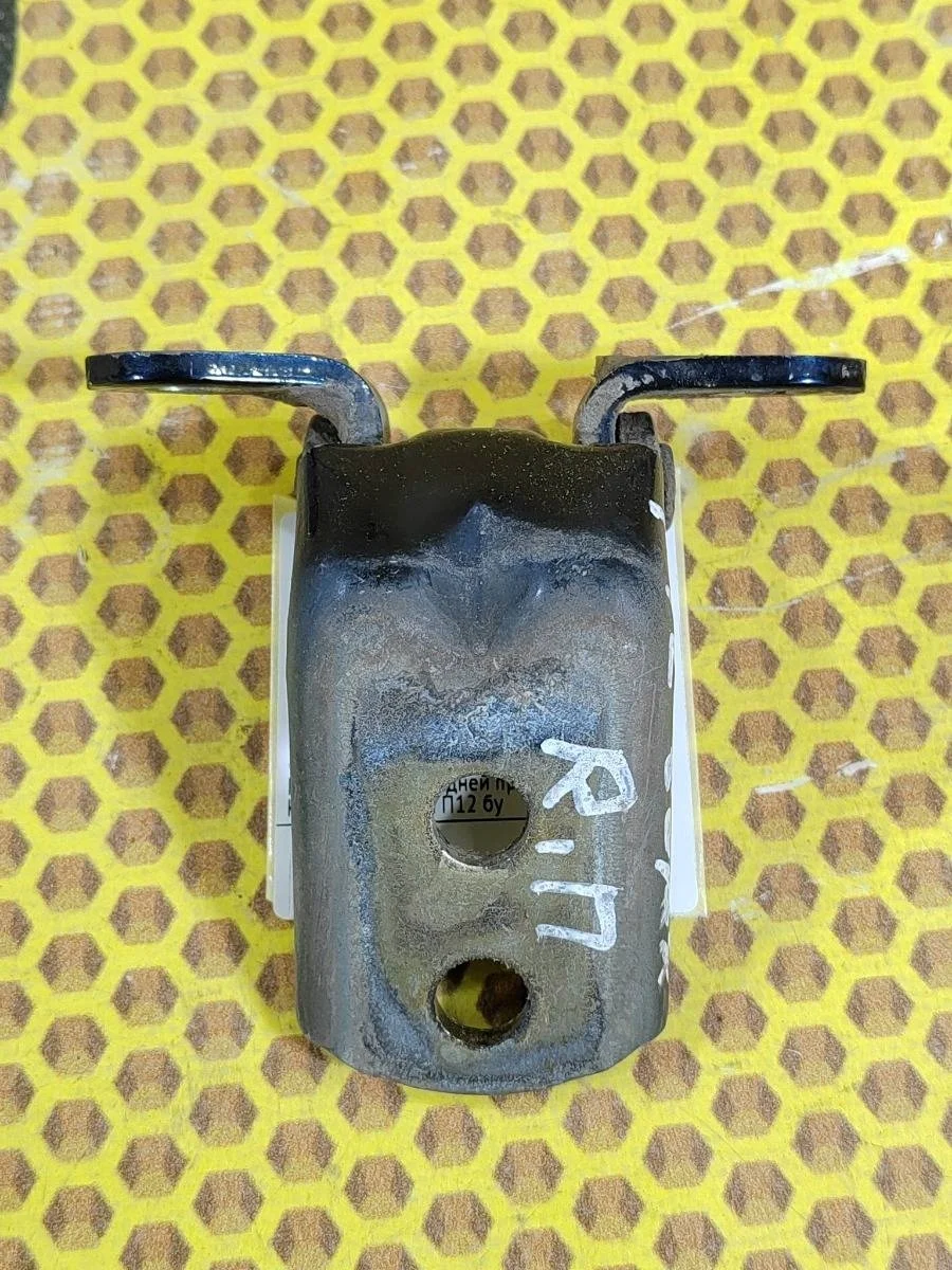 Петля двери Nissan Primera 2001—2004 824202F030 P12 QG18DE, передняя правая