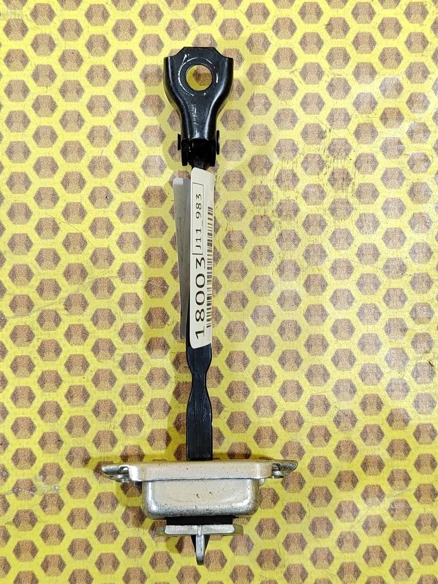 Ограничитель двери Nissan Qashqai 2014 824304EA0A J11 MR20DD, задний правый