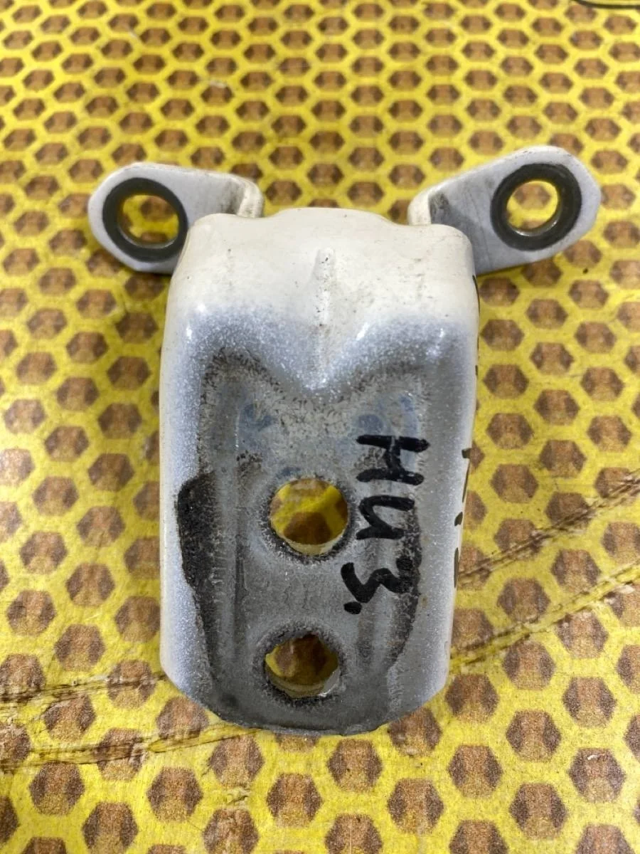 Петля двери Nissan Qashqai 2014 824214EA0A J11 MR20DD