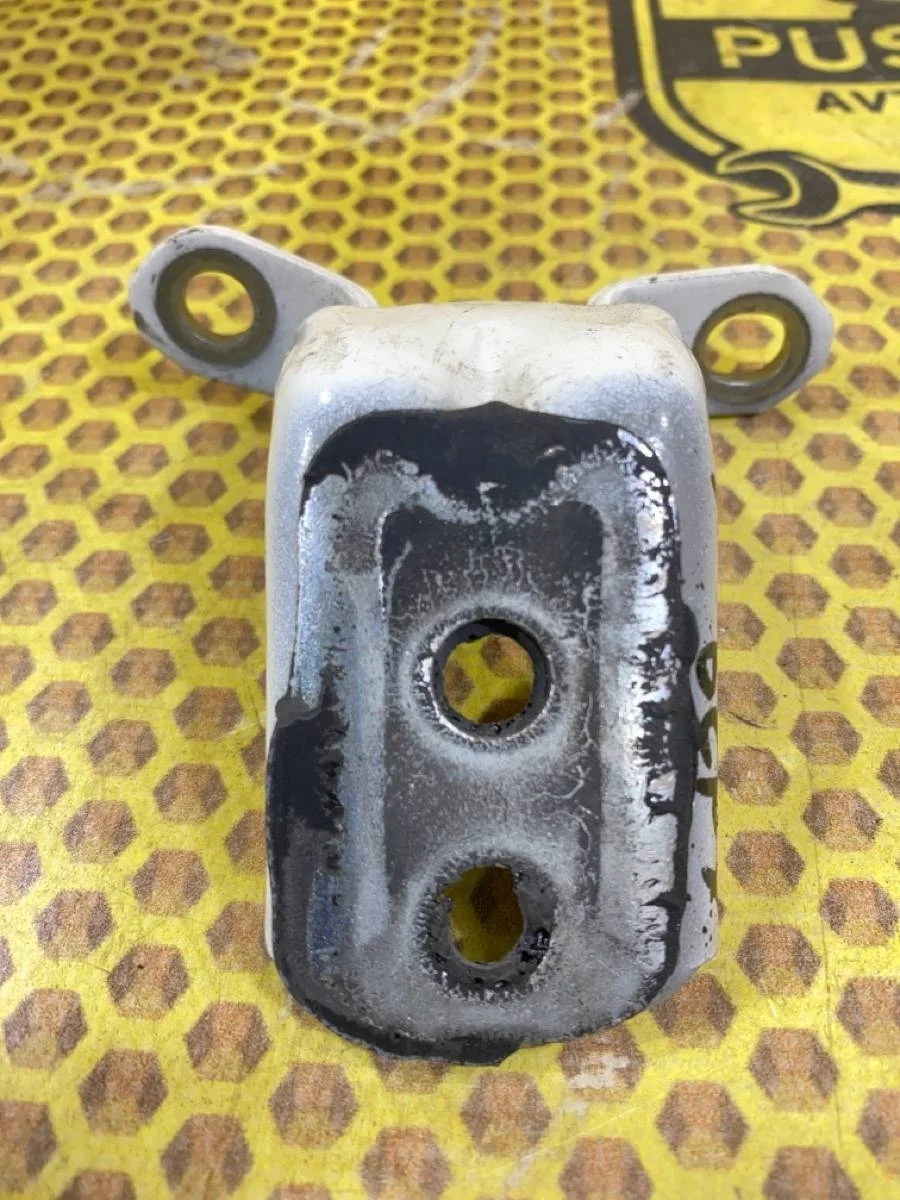 Петля двери Nissan Qashqai 2014 824214EA0A J11 MR20DD