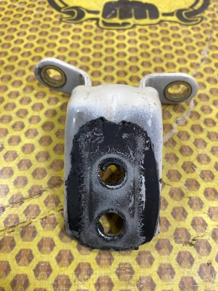 Петля двери Nissan Qashqai 2014 824214EA0A J11 MR20DD