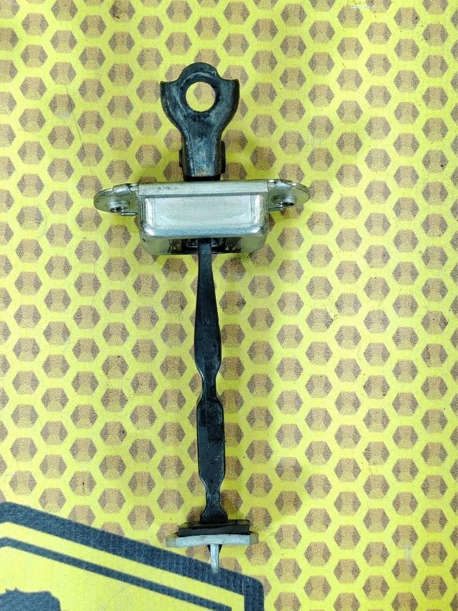 Ограничитель двери Nissan Pathfinder 2007 804304X00A R51 YD25DDT