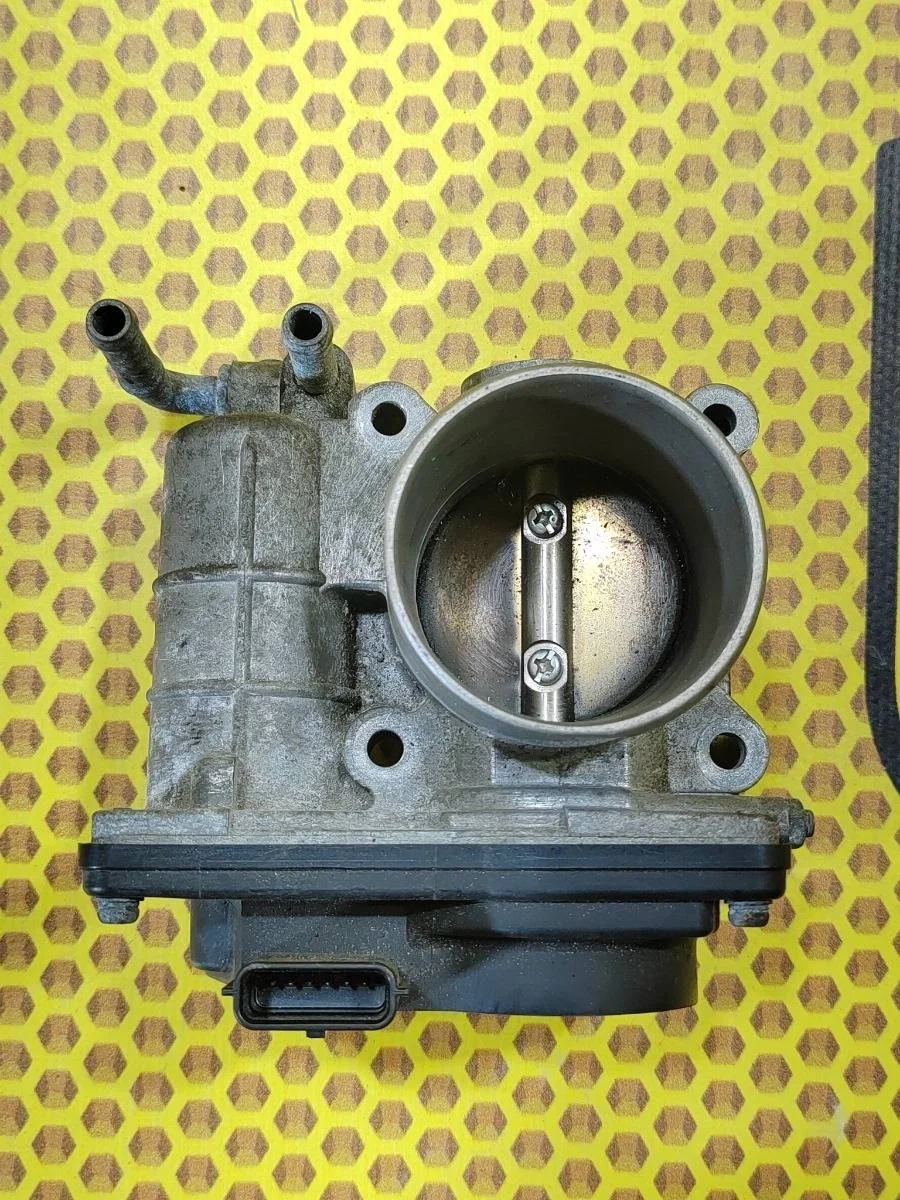 Дроссельная заслонка Nissan Qashqai 2008 16119ED00C J10E HR16DE