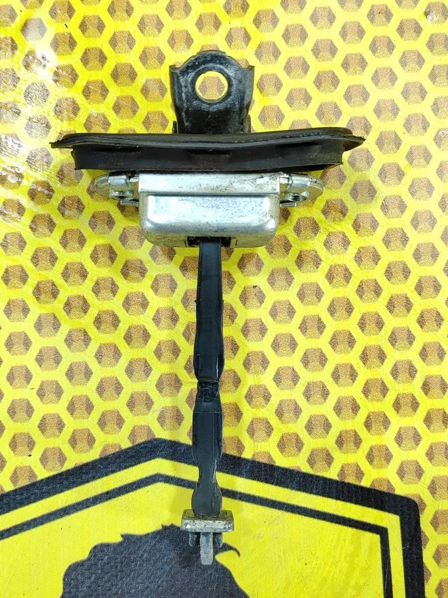 Ограничитель двери Nissan Qashqai 2008 80430JD000 J10E HR16DE, передний левый