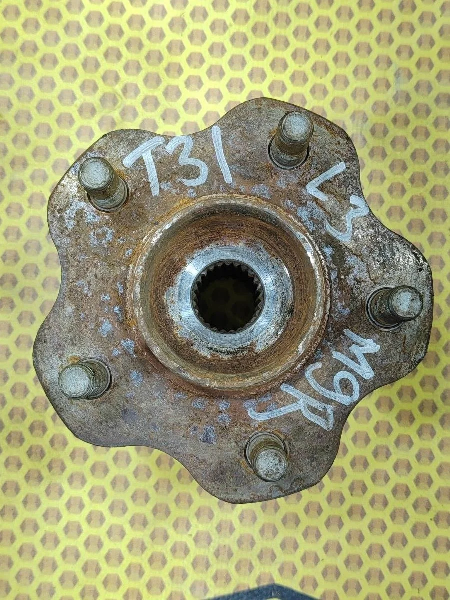 Ступица Nissan Xtrail 2010 43202JG200 T31 M9R, задняя левая