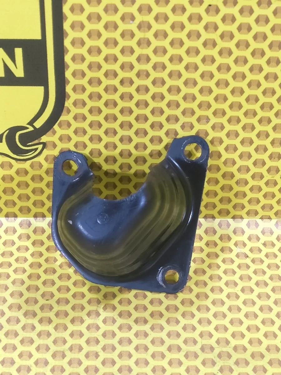 Кронштейн усилителя бампера Nissan Qashqai 2007 85212JD00A J10 HR16DE, задний правый