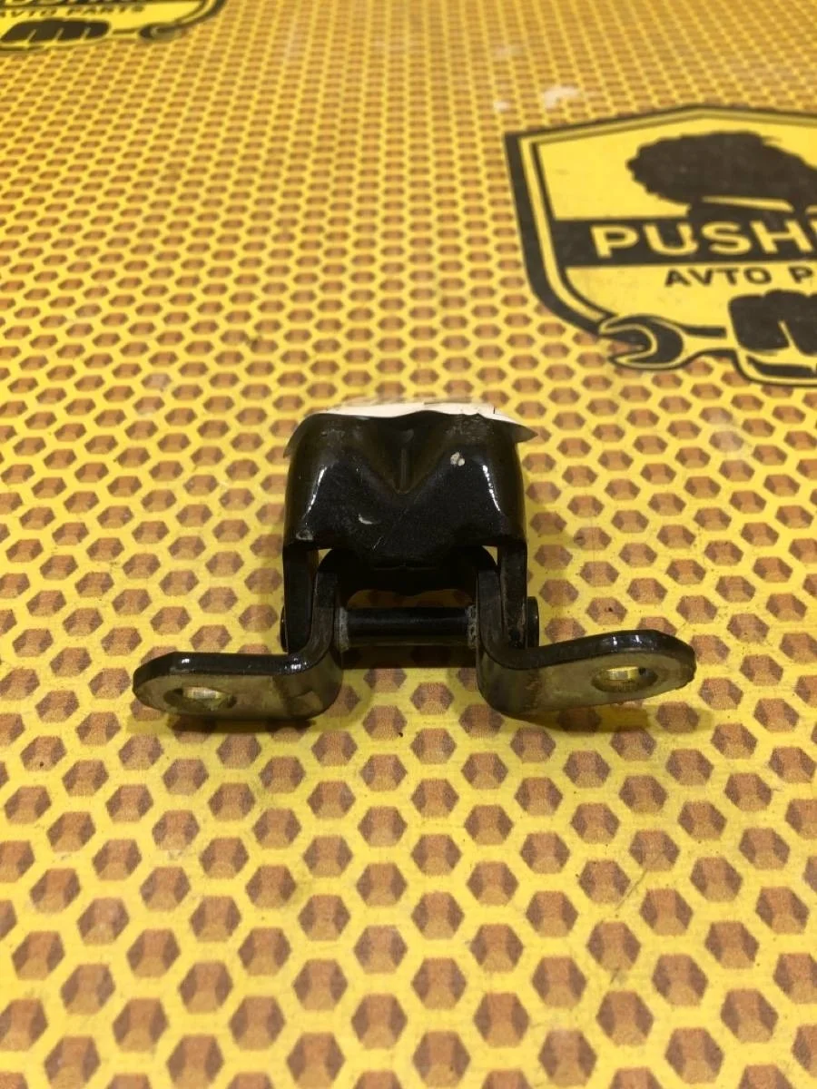 Петля двери Nissan Qashqai 2021 824214EA0A J11 MR20, передняя левая