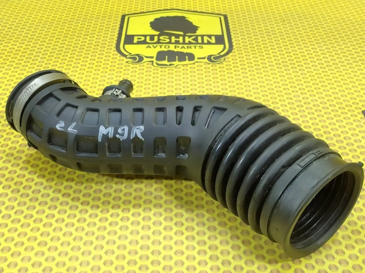 Патрубок воздушного фильтра Nissan Xtrail 2010 16576JG70A T31 M9R