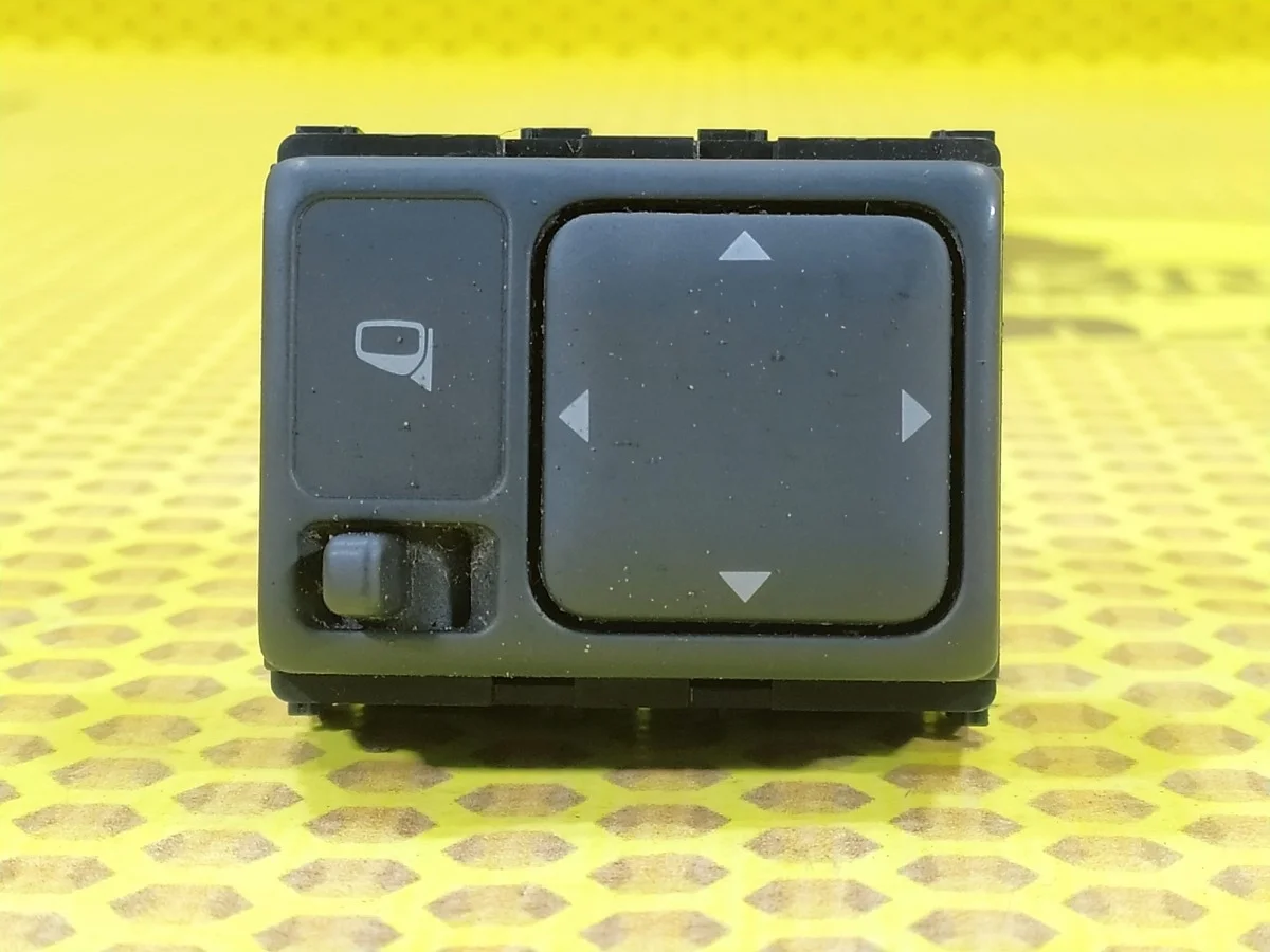 Кнопка регулировки зеркала Nissan Pathfinder 2009 25570CT00B R51 YD25DDT