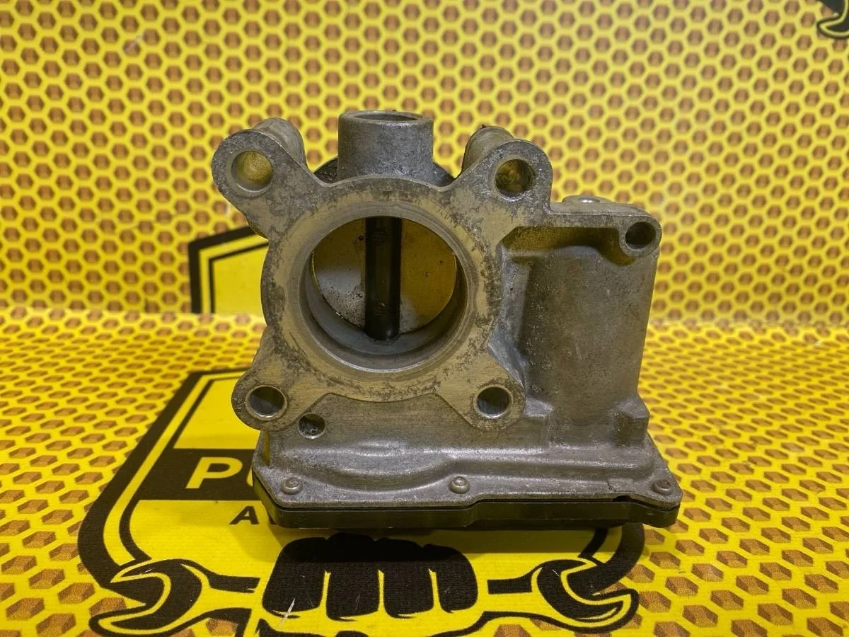 Дроссельная заслонка Nissan Qashqai 2014 1611800Q0G J11 HRA2DDT