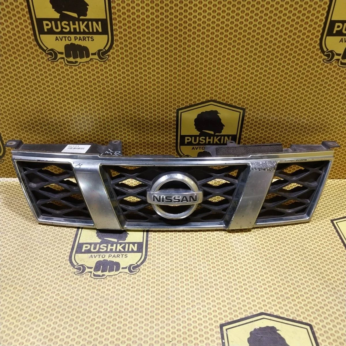 Решетка радиатора Nissan Xtrail 2009 62310JG40A T31 QR25DE