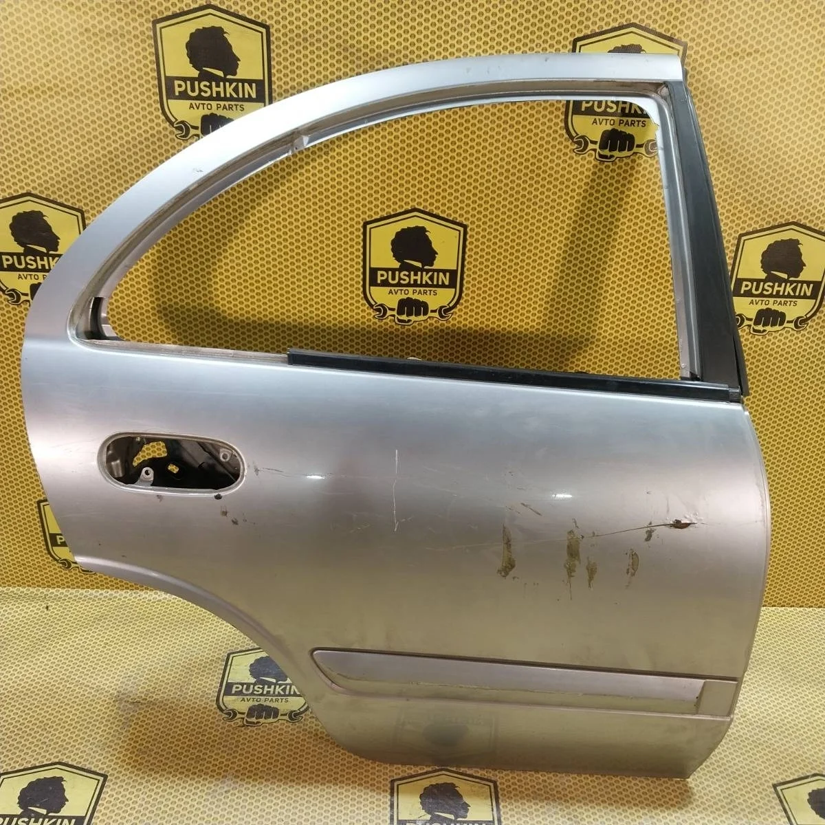 Дверь Nissan Almera 2004 821009M730 N16E QG15DE, задняя правая