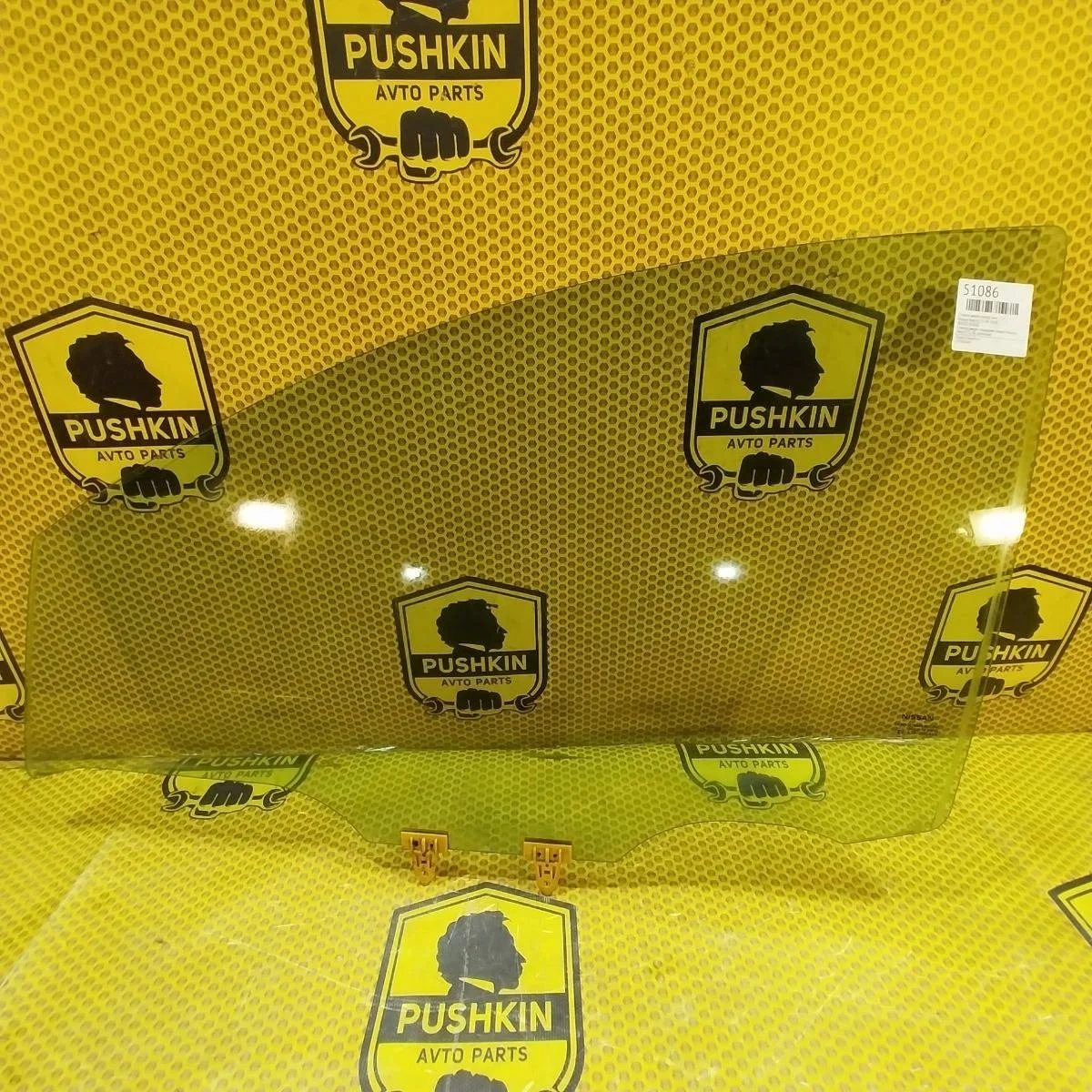 Стекло двери Nissan Note 2008 803019U000 E11 HR, переднее левое