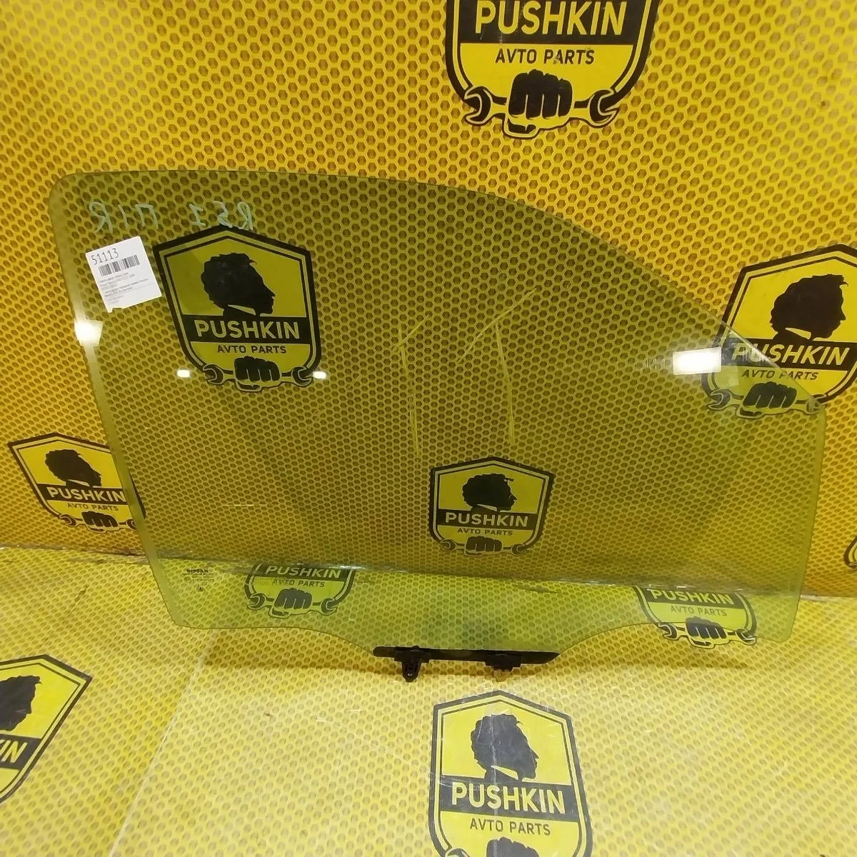 Стекло двери Nissan Navara 2007 80300EB310 D40 YD25, переднее правое