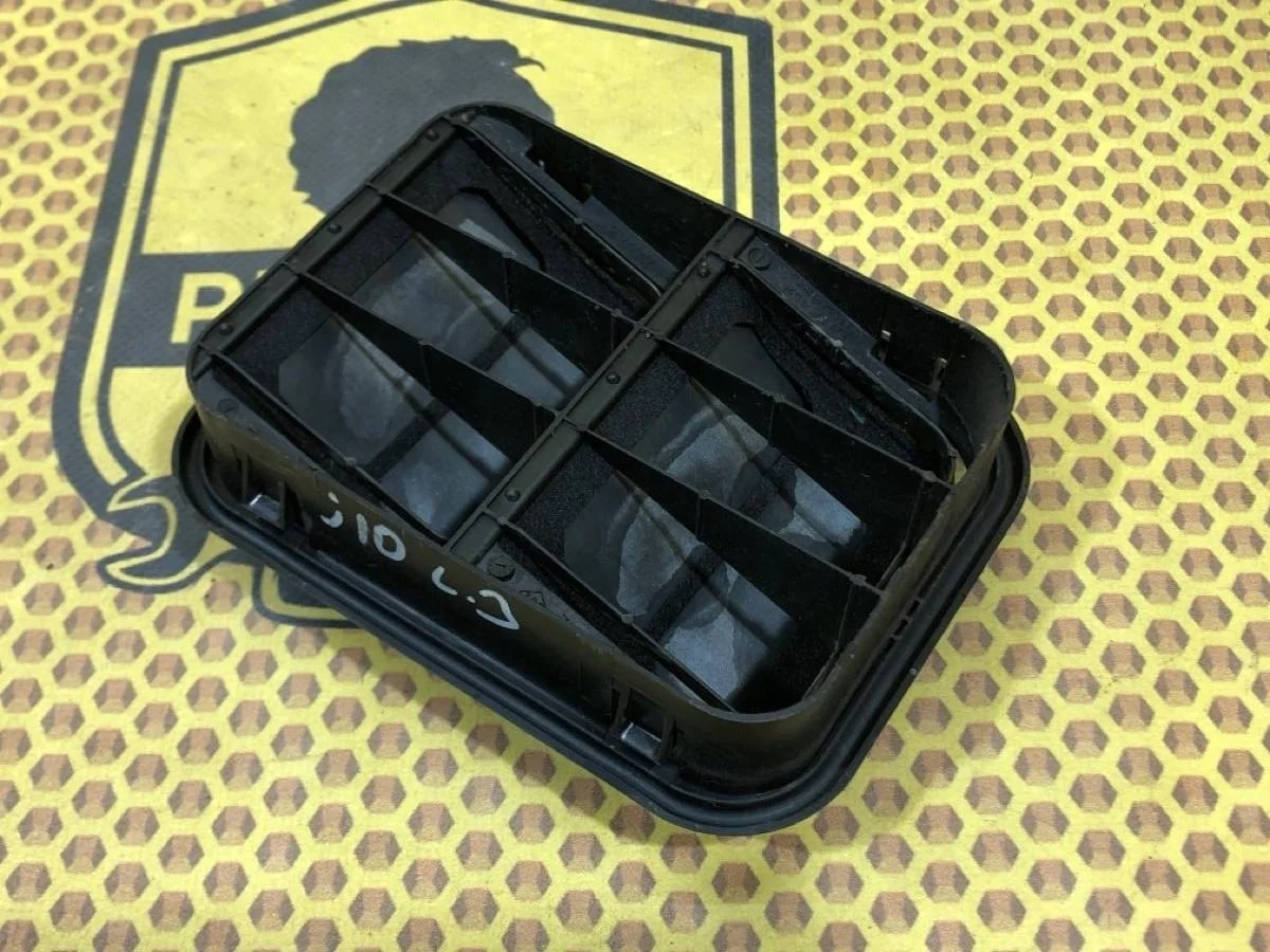 Решетка вентиляционная Nissan Qashqai 76804JD00A J10