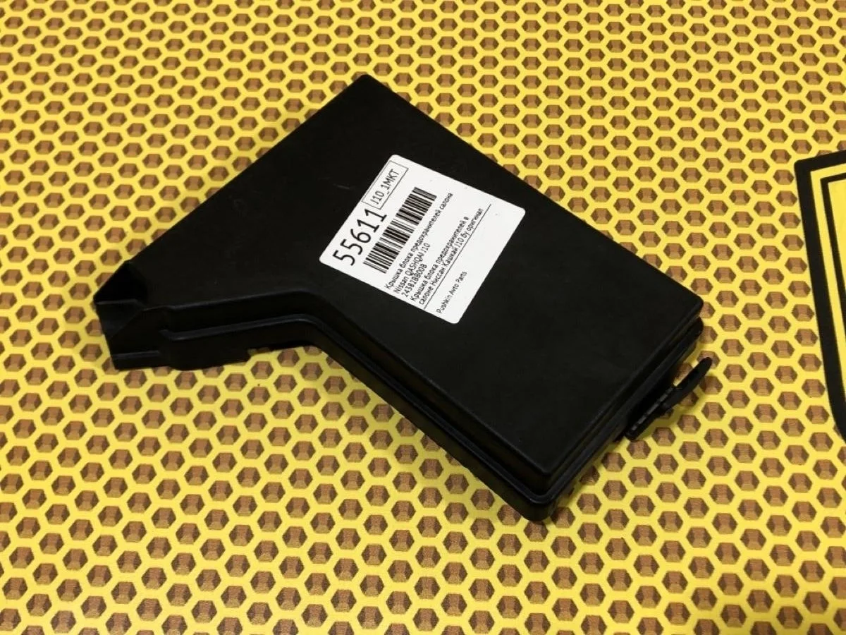 Крышка блока предохранителей салона Nissan Qashqai 24382BB00B J10