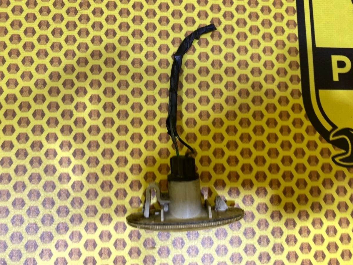 Поворотник в крыло Nissan QASHQAI 261608990A J10