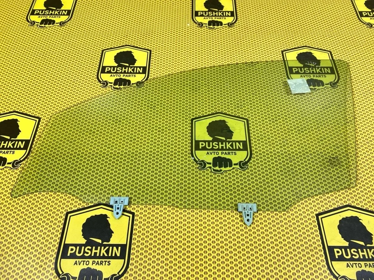 Стекло двери Nissan Qashqai 80301JD000 J10, переднее левое