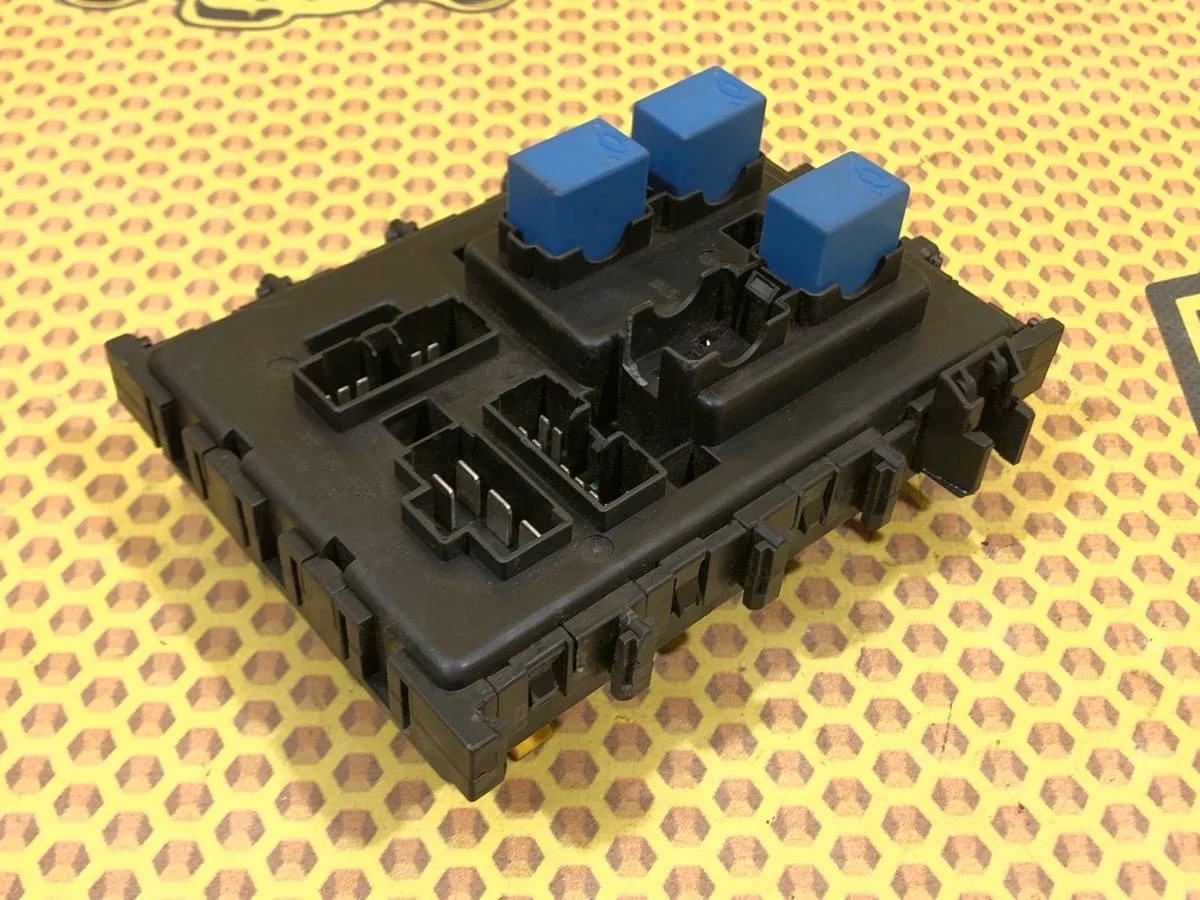 Блок предохранителей салона Nissan Almera 2006 2435095F0D B10 QG16DE