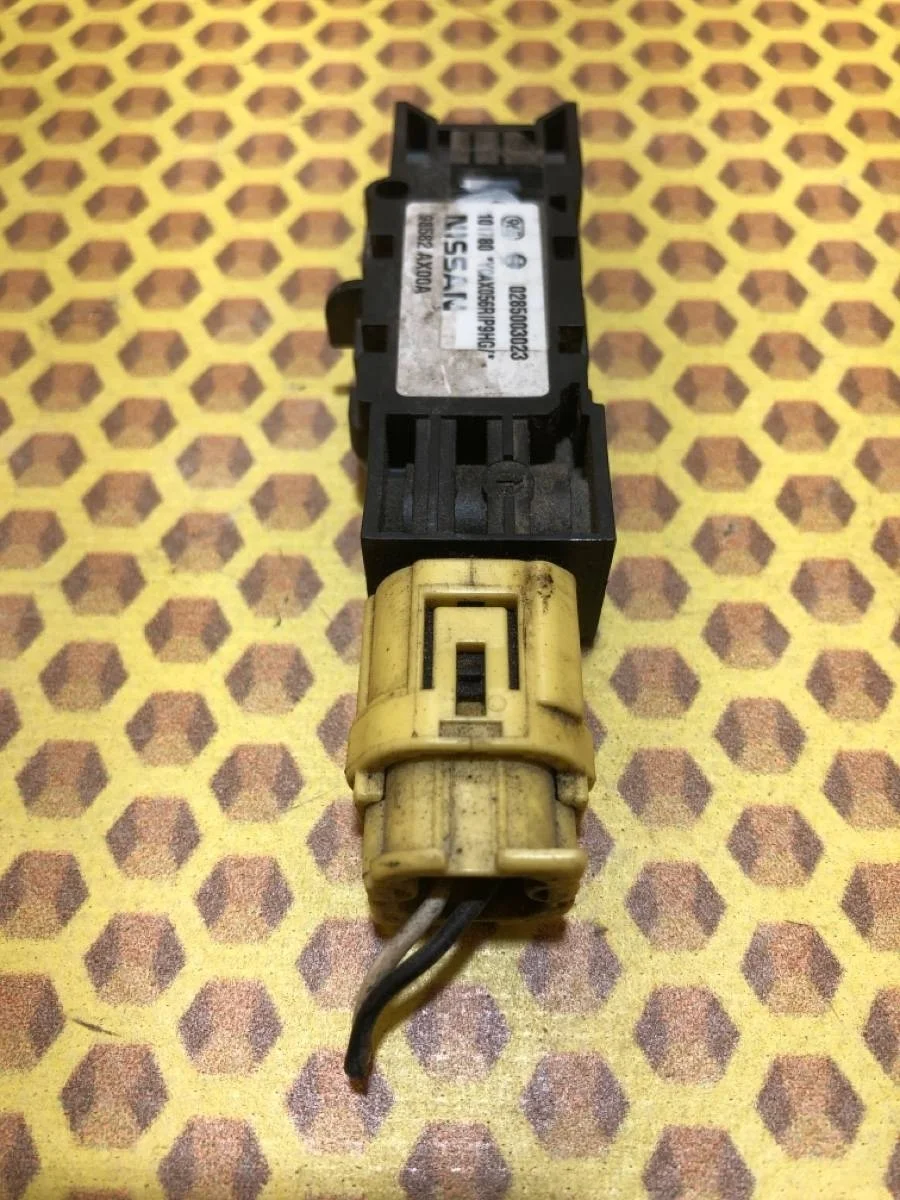 Датчик удара AIRBAG SRS Nissan Micra 98582AX00A, передний