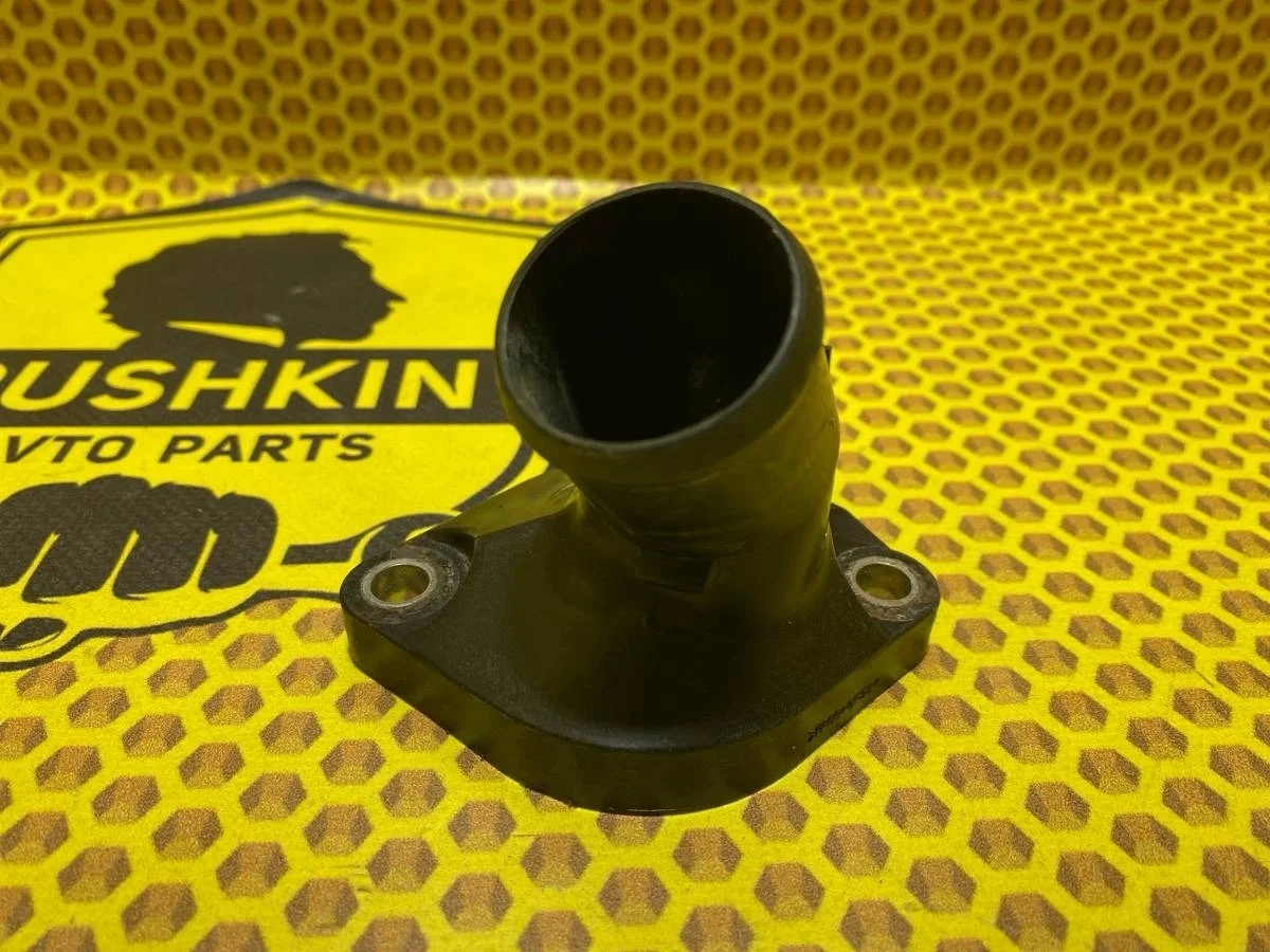 Корпус термостата штуцер Nissan Note 2011 13049ED02A E11 HR16DE