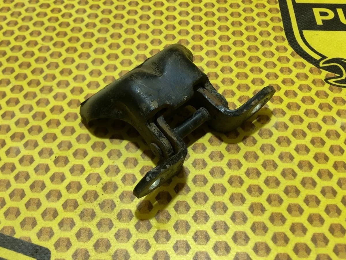 Петля двери Nissan Note 2011 80420BU030 E11 HR16DE, передняя правая