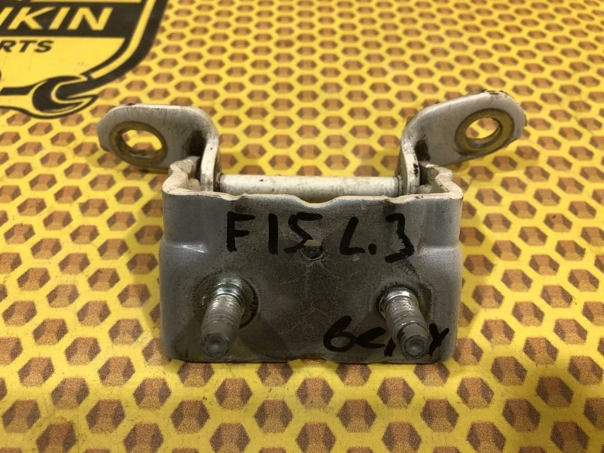 Петля двери Nissan Juke 2013 824014EA0A F15 HR16DE, задняя левая