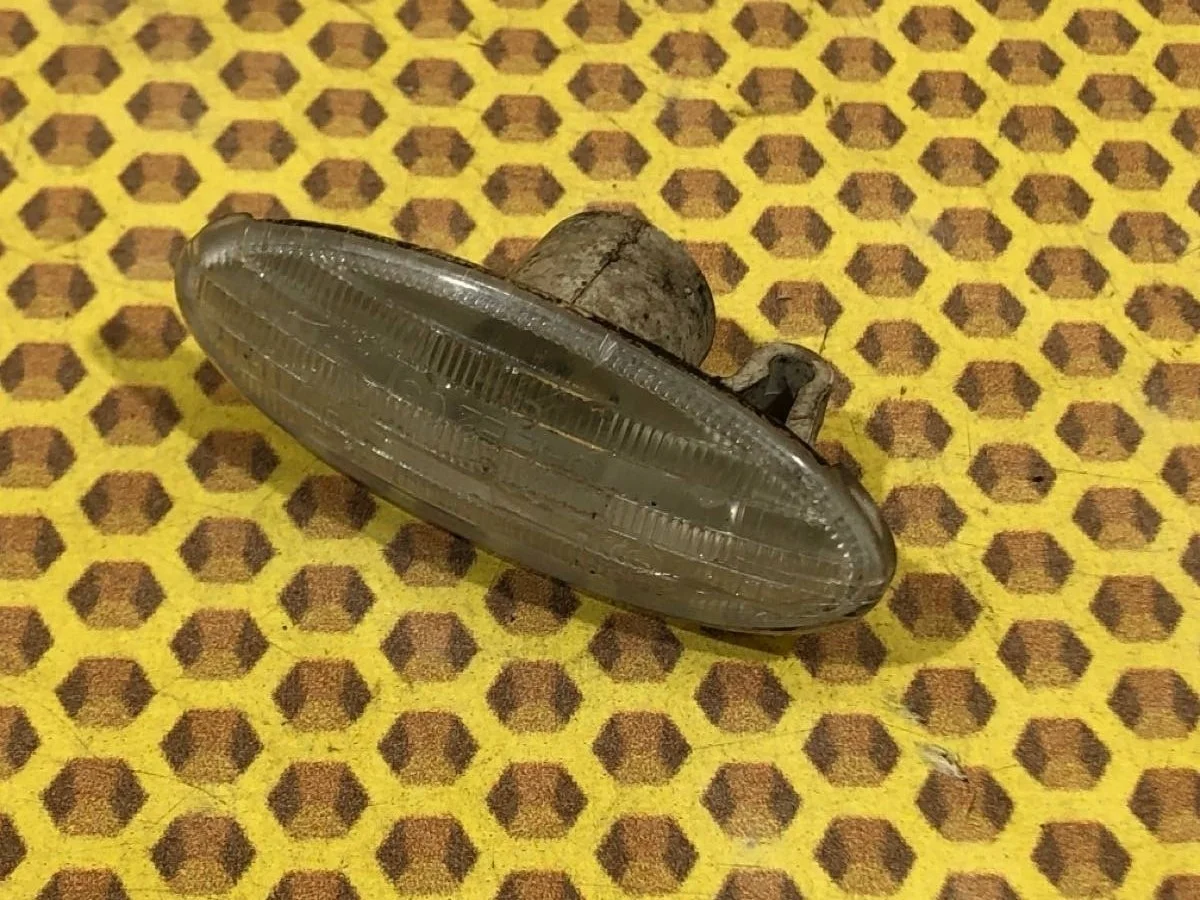 Поворотник в крыло Nissan Almera 2018 261608990A G15 K4M