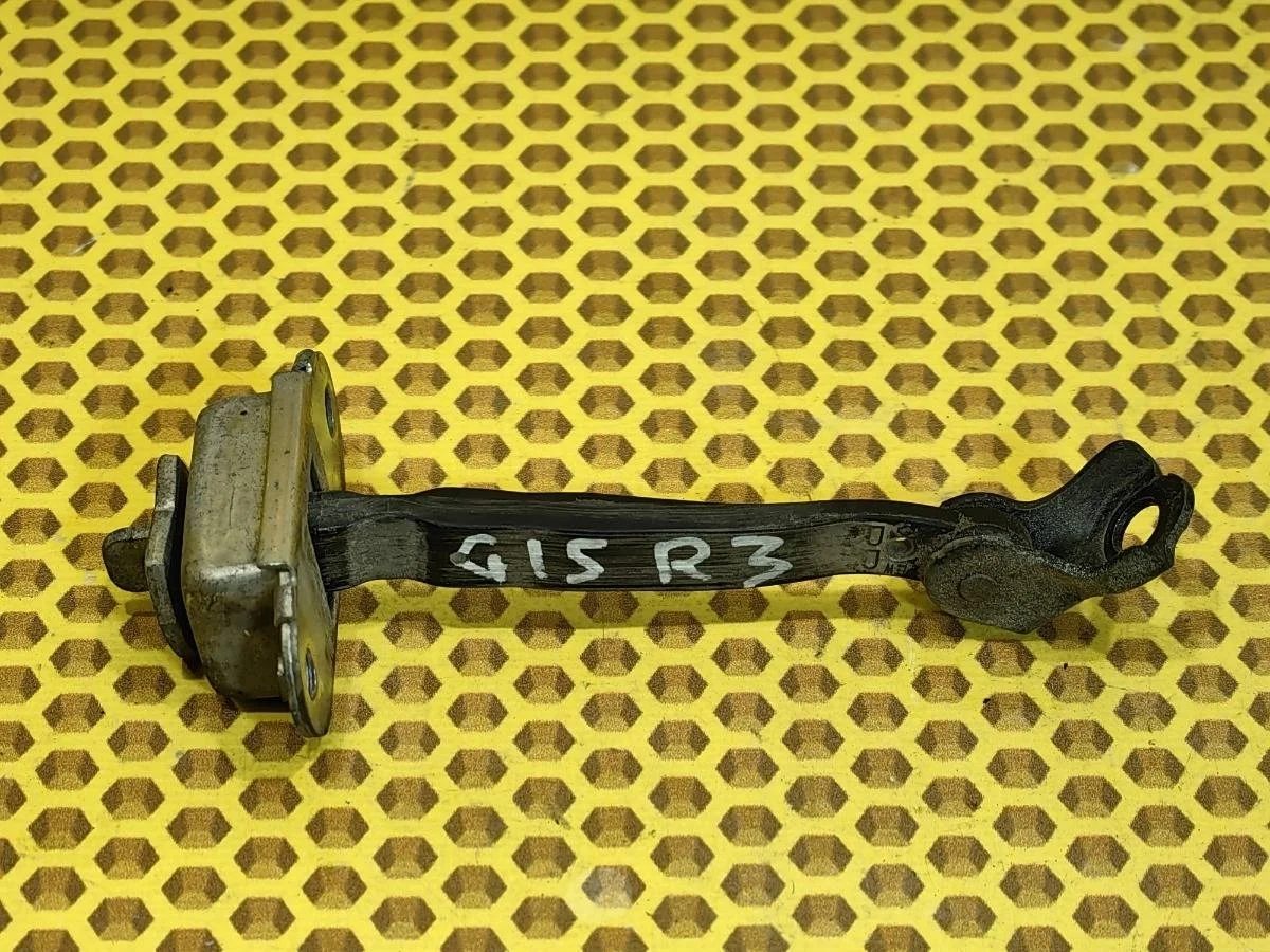 Ограничитель двери Nissan Almera 2018 82430EW000 G15 K4M, задний