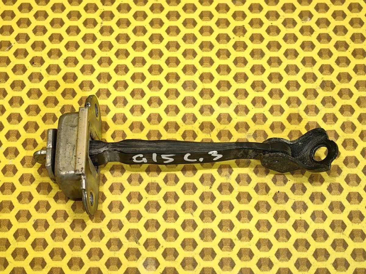 Ограничитель двери Nissan Almera 2018 82430EW000 G15 K4M, задний