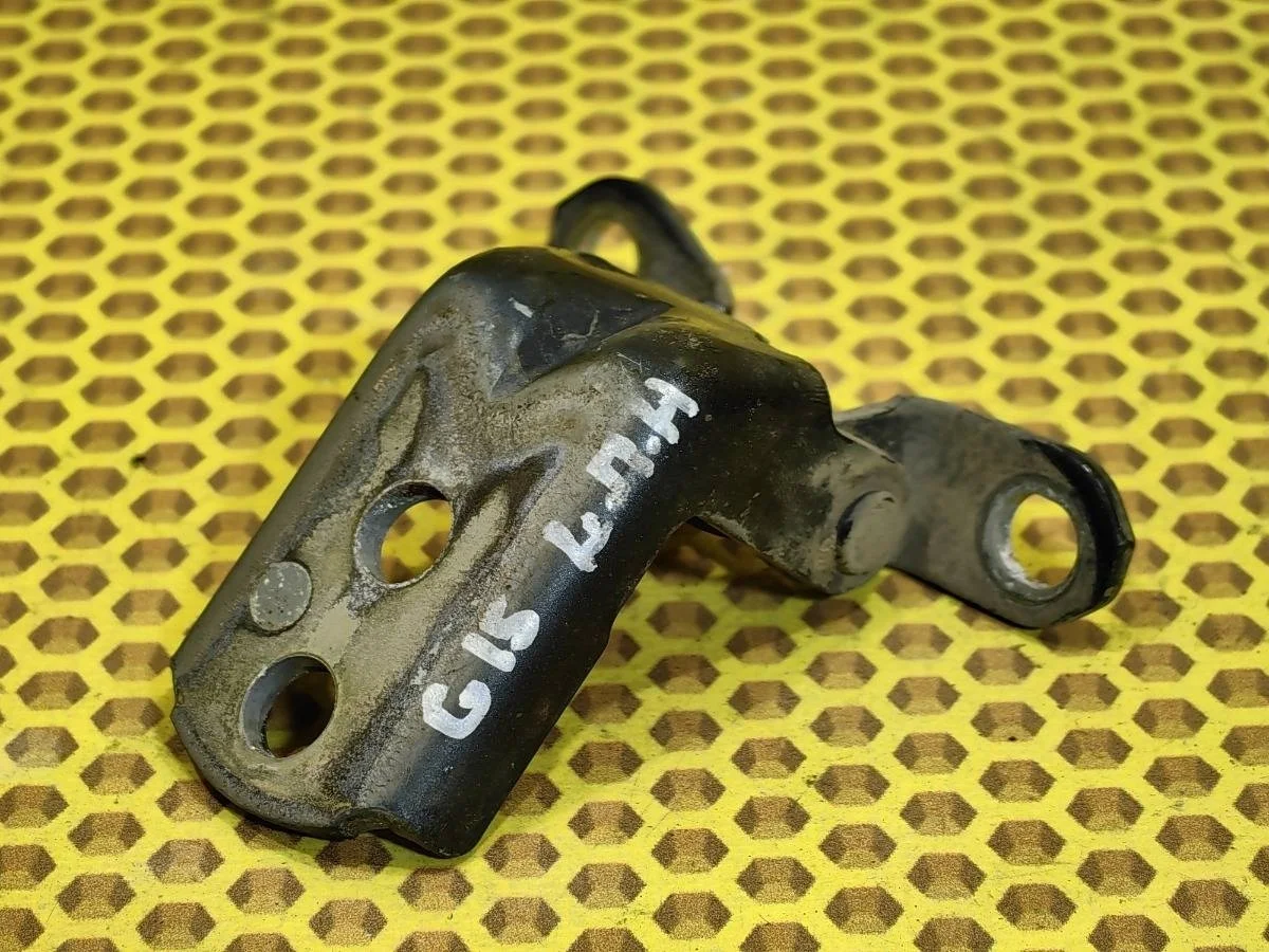 Петля двери Nissan Almera G15 2013 82421ED00B G15RA K4M