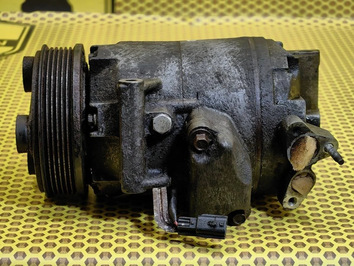 Компрессор кондиционера Nissan Qashqai 2011 92600BR21A J10 MR20DE