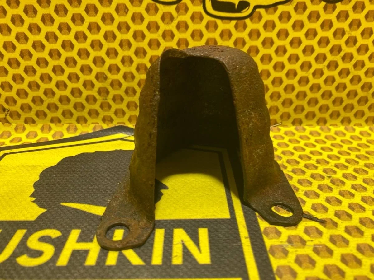 Кронштейн усилителя бампера Nissan QASHQAI 2011 85212JD00A J10 MR20DE, задний правый